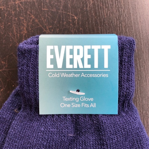 🆕Everett- digital touch gloves- 2 pairs included - Picture 3 of 5